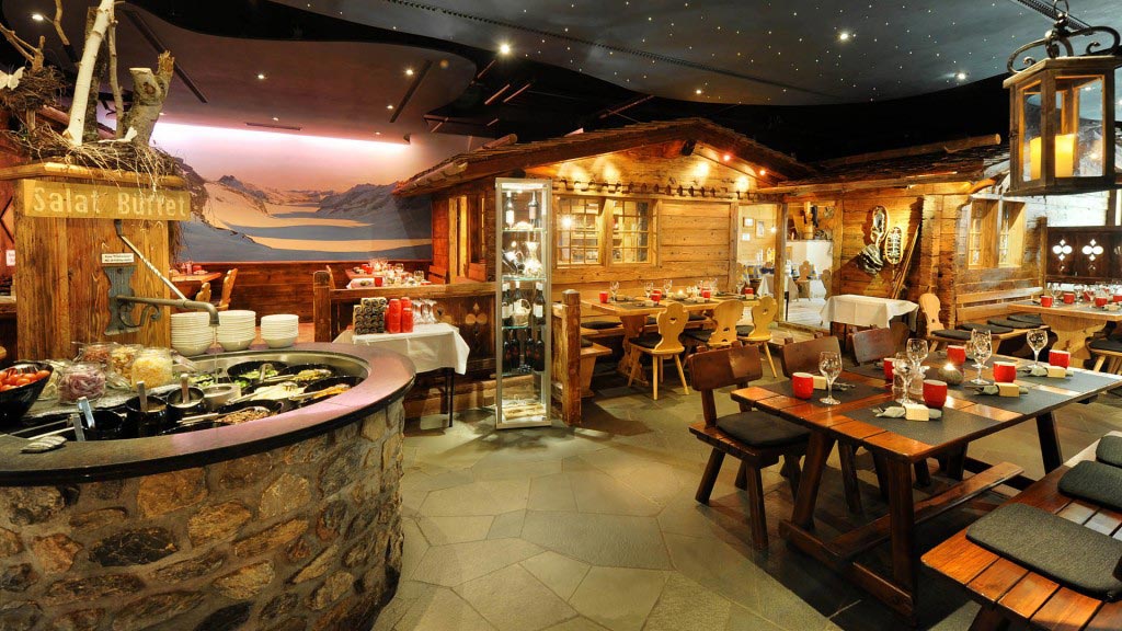 Restaurant at Eiger Selfness Hotel