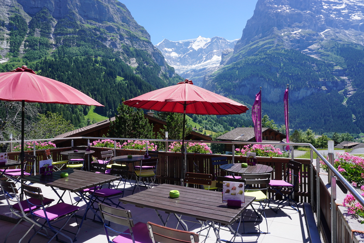 Notre terrasse ensoleillée à l'hôtel Alpenblick